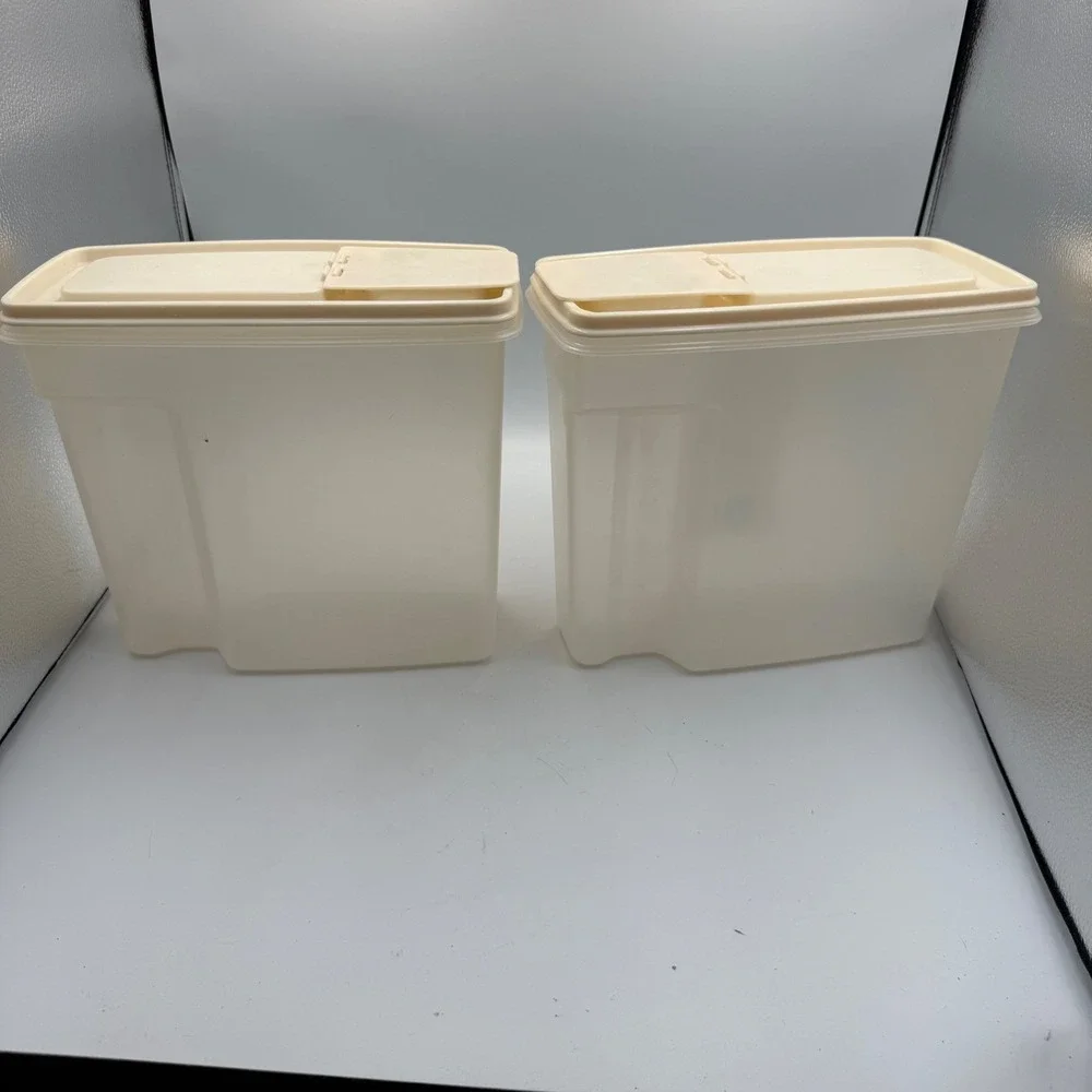 Rubbermaid Servin Saver 21 Cup Cereal Canister Set of 2 Vintage Almond 5.0L 0843